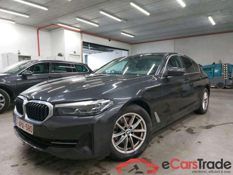 BMW - BMW 5 BERLINE 520iA 163PK Business Edition With Heated Dakota Seats & Driving Assistant Pack & Trailer Towing Hook * PETROL * #1