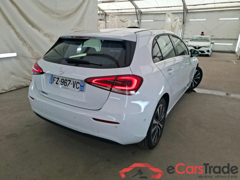 MERCEDES-BENZ Classe A Compact / 2018 / 5P / Berline A 200 d Business Line 8G-DCT #3