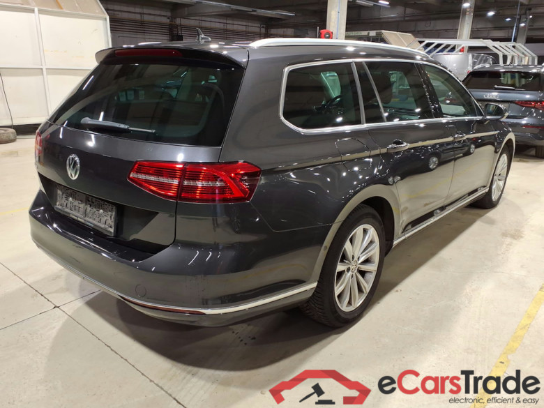 VOLKSWAGEN PASSAT VARIANT DIESEL - 2015 1.6 TDi Highline Business DSG (EU6.2) STOCK #4