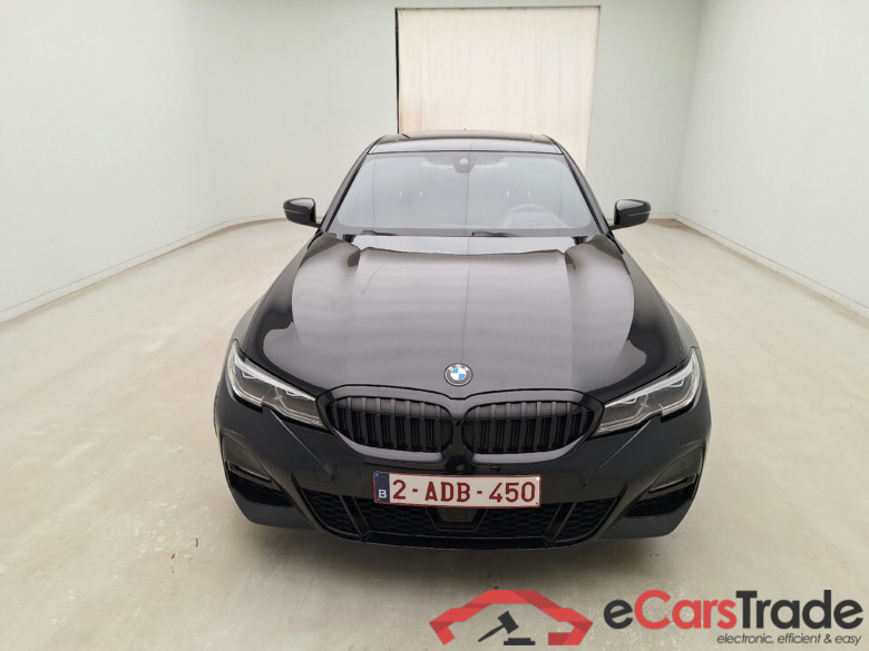 BMW, 3-serie '18, BMW 3 Reeks Berline 330e (215 kW) 4d  ///M-SportKit (total options: 15.495,85 Ex.Vat)