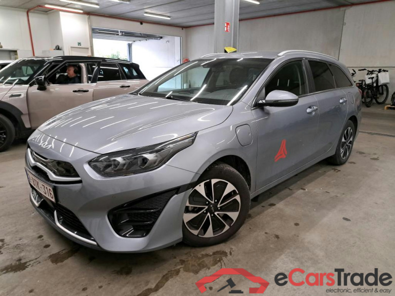 KIA - KIA CEED SPORTSWAGON 1.6 GDi PHEV 141PK DCT Business Line & Driver Assistance Pack