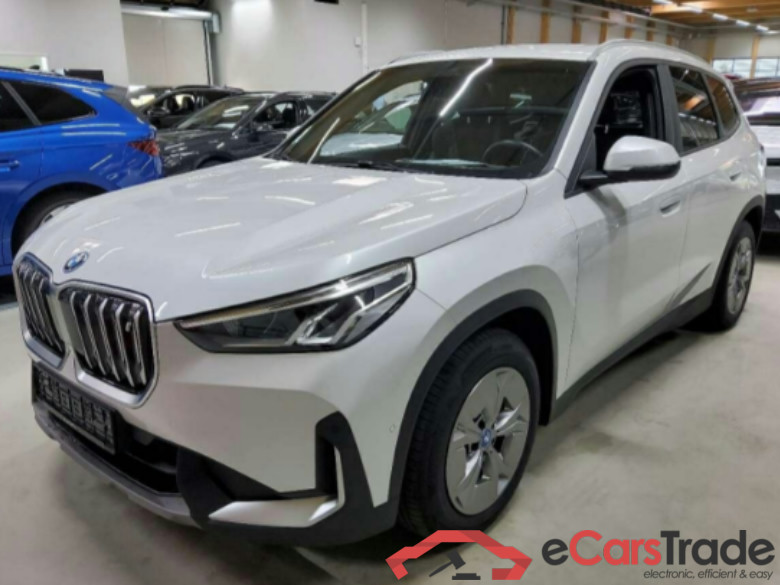 iX1 30 xDrive 64kWh #1