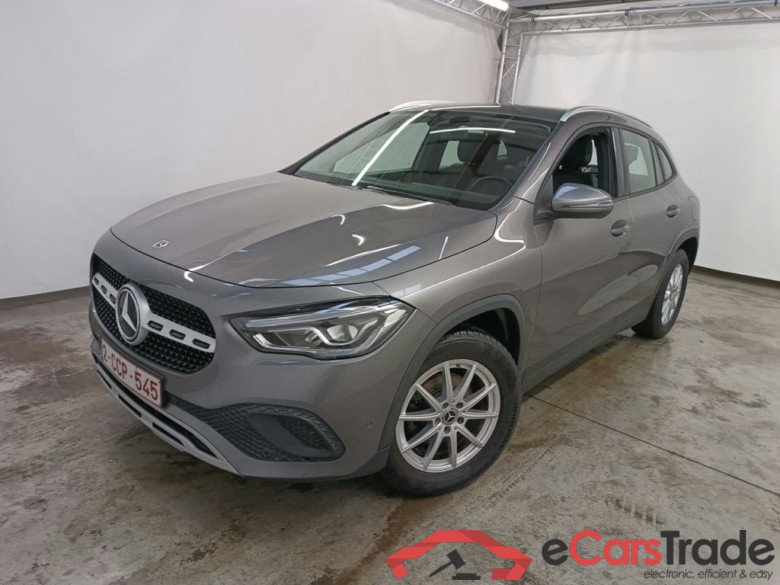 Mercedes-Benz GLA GLA 180 Business Solution Essential 5d #1
