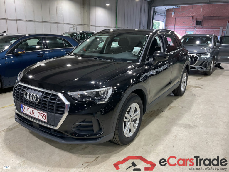 AUDI Q3 1.4 45 TFSI E S TRONIC