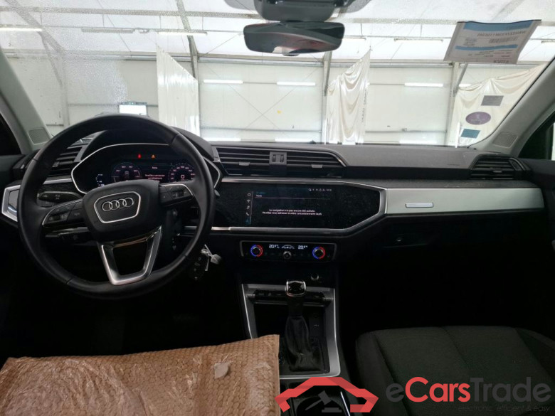 AUDI Q3 / 2018 / 5P / SUV 45 TFSI E 245 S TRONIC DESIGN #5