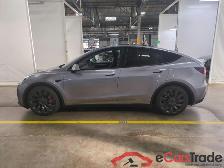 TESLA Model Y / 2020 / 5P / SUV Performance Dual-Motor AWD #2