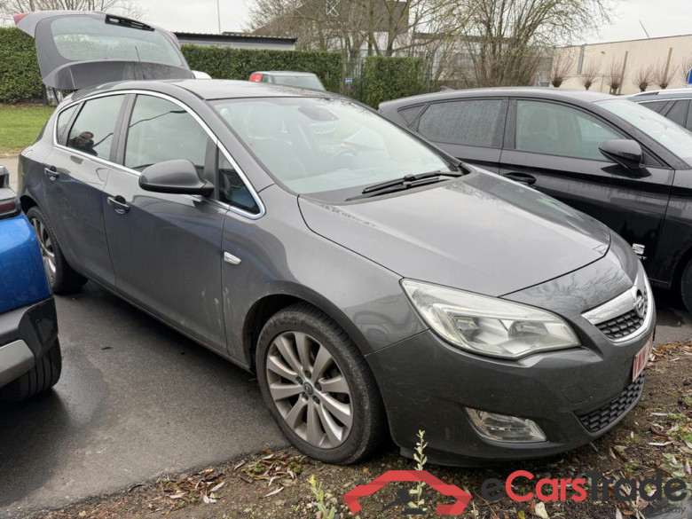 OPEL Astra 1.6i Cosmo #2