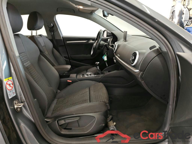 Audi A3 Limousine 35 TFSI Advance 4d #3