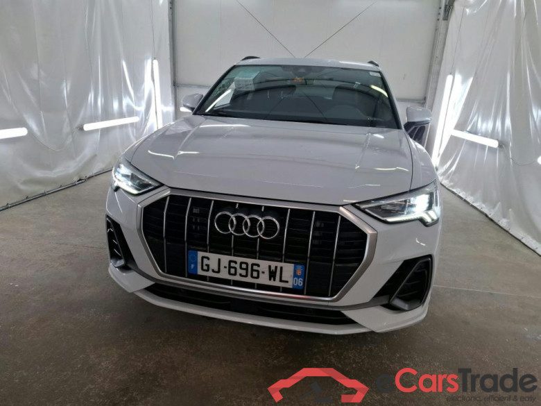 AUDI Q3 / 2018 / 5P / SUV 45 TFSI E 245 S TRONIC S LINE #1