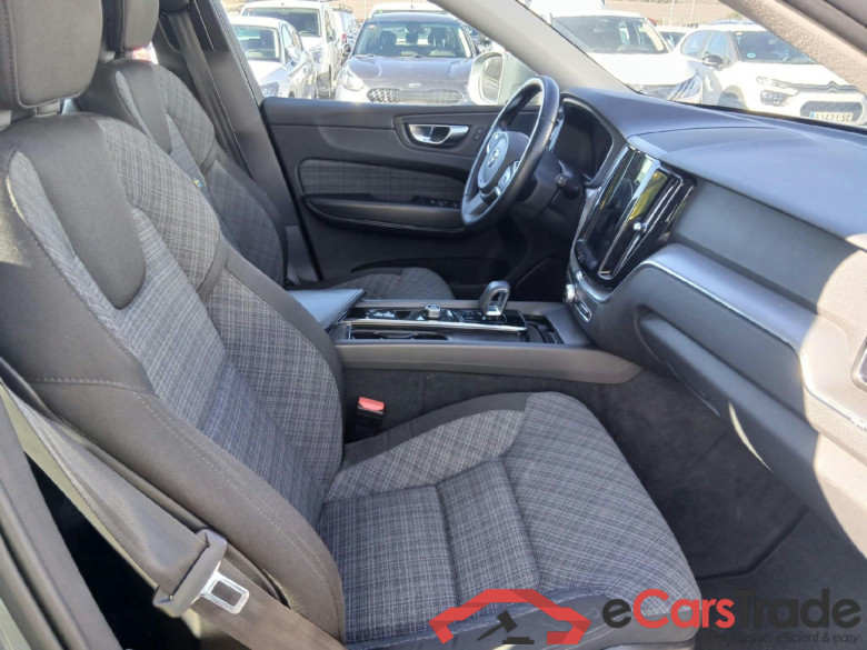 VOLVO XC60 / 2017 / 5P / todoterreno 2.0 T6 AWD Recharge Core Auto #6