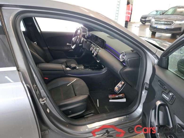 MERCEDES-BENZ Classe A Compact  2018  5P  Berline A 250 e AMG Line 8GDCT #6