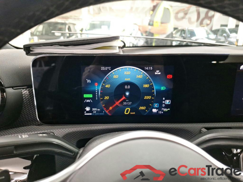 MERCEDES-BENZ A-CLASS LIMOUSINE 1.3 A 250 E LUXURY LINE DCT