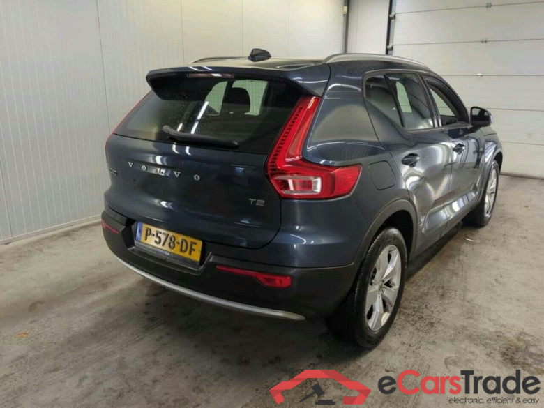 VOLVO XC40 1.5 T2 Momentum Bns #2
