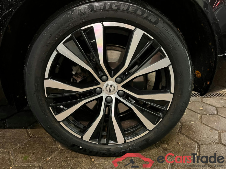 Volvo XC60 (03.2017->) DE - SUV5 B5 (Benzin) AWD EU6d, Ultimate Dark Mild-Hybrid, (Facelift) 2022 - 202 #2