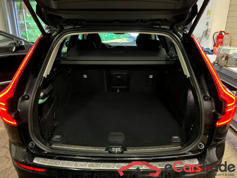 Volvo XC60 (03.2017->) DE - SUV5 B5 (Benzin) AWD EU6d, Ultimate Dark Mild-Hybrid, (Facelift) 2022 - 202 #3